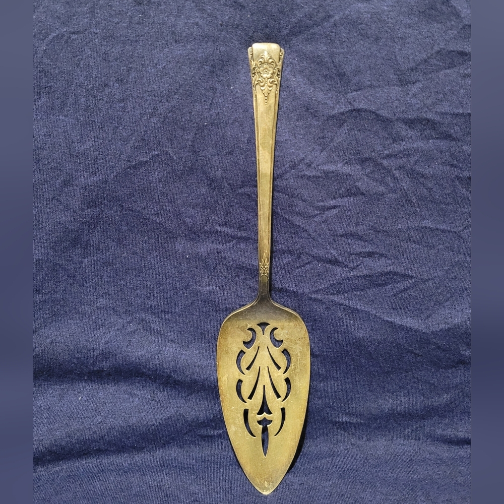 Vintage WM. Rogers IS Cake Serving Slotted Spoon 9.5"